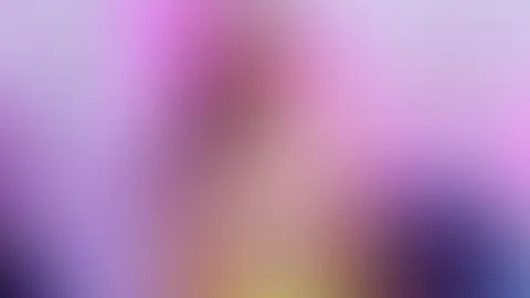 Beim Streamen überrascht, gef**kt und vollgespritzt