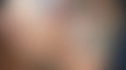 wenn ich etwas auf eine brüste verklecker, wo naschst du denn zuerst ? Die Erdbeere oder doch an meinen Nippel bzw Piercing?