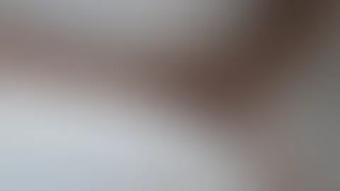 Lust dein harten schwarz zwischen mein geilen dicken titten zu schieben ? 🫢