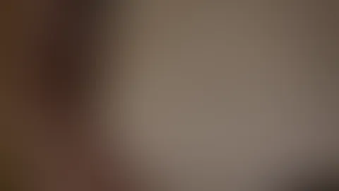 Im Abo habe ich das Höschen zur Seite gezogen & spiele mir an der P***y đ