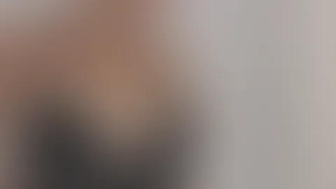 Willst mir deinen harten S*****z in meine P***y schieben?