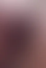 Es ist einer dieser Tage, an denen ich nur ich selbst bin – nackt, natürlich und auf meiner Couch. 🍑 Magst du dir vorstellen, wie ich mich dabei fühle?