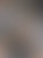 Kommst du hinter mich um meine Löcher zu verwöhnen? 😏