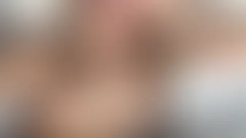 Guten Morgen, mein Hübscher, liegst du auch noch im Bett? Ich hätte Lust auf Morgensex … 😈