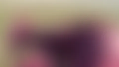 Kleiner Realitätsabgleich mit weinroter Strumpfhose und Glitzer. Genau passend zu meiner Präsenz. Es gibt einen bestimmten Typ Mensch, der sich gern „Sklave“, „Objekt“ oder „gebrochen werden wollen“ n