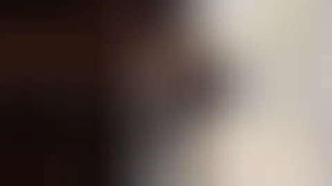 Dein Platz ist zu meinen Füßen