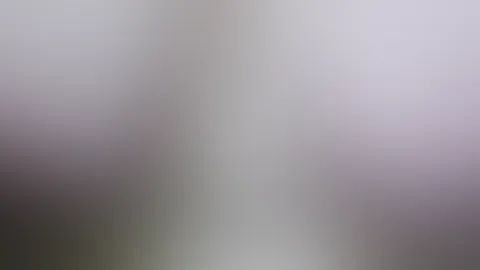Kette um die Brüste