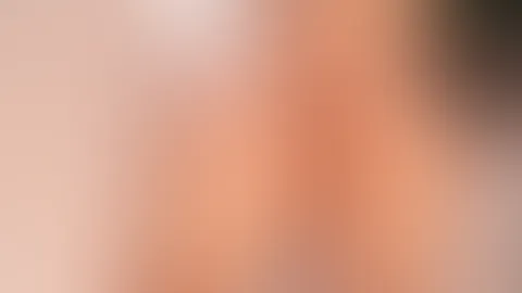 Öliger Milf-A***h mit 5.7 cm Plug gefüllt 💥