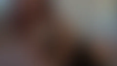 Ich bitte nicht. Ich warte, bis du kniest.