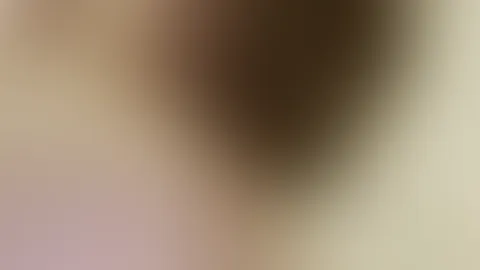 Gute Nacht Twerk-Video mit nackten Möpsen, roten Höschen