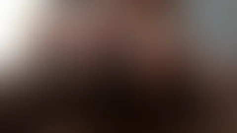 Ich stöhne lauter, als deine F****r tiefer gleiten, in meine enge, tropfende P***y... "Oh Gott, f**k mich mit deinen Fingern! Ich komm gleich, spürst du, wie ich zucke? 😩💦" Ich reite deine Hand wild