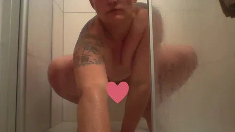 Geiles Duschen - ich zeige und stecke in mich, so gerne!