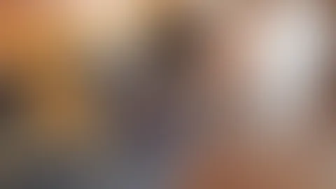 Während andere zum Putzen alte Kleidung anziehen, lasse ich lieber alles weg. Ich genieße das Gefühl von Freiheit und Natürlichkeit bei jeder Bewegung. Wer mich dabei sehen würde, bekäme einen unverfä