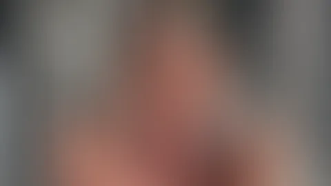 Macht dieser breitbeinig nackte Anblick etwa Lust auf mehr? 😇