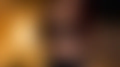 Sanftes Licht, leise Gedanken… und ein Blick, der mehr sagt als Worte 💫 Zwischen Nähe und Geheimnis halte ich genau diesen Moment fest – für dich… Wie lange kannst du diesem Gefühl widerstehen? 😏 K