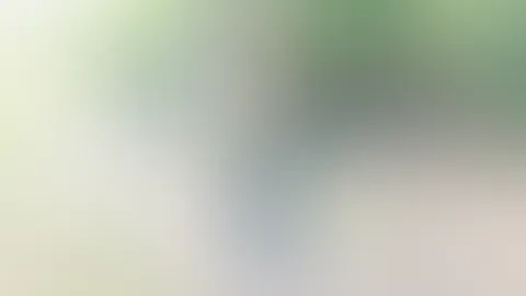 Beim P*****n umgefallen 🤣🤷🏻♀️ Beim outdoor p*****n heute wollte ich mich bequem an den Zaun anlehnen beim p*****n. Doch es kam wie es kommen musste. Der Zaun hat nachgegeben und ich bin beim pinke