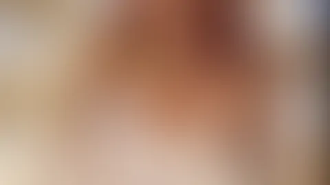 Guten Morgen… ☕️ noch halb eingekuschelt, noch ein bisschen verschlafen – aber schon mit Gedanken, die mehr wollen… Magst du mir Gesellschaft leisten? 💭