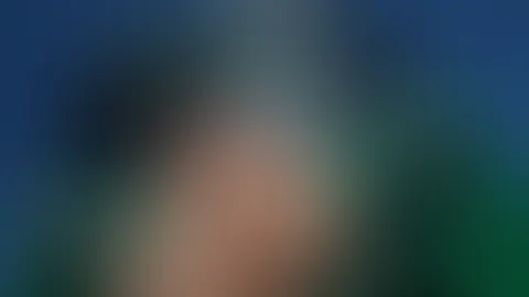 Heißes LKW-Fotoshooting mit Mega Boobies, lange blonde haare in voller Pracht? Ist sie nicht der Hammer?