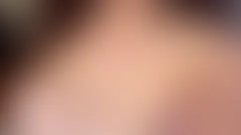 Dieses Top kämpft heute einen verlorenen Kampf... Wer von euch will es endlich erlösen? 🔥 Heute wird’s hoffentlich richtig schmutzig, komm rüber und sieh selbst. 😈💦