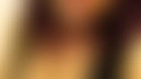 Bist du bereit, mich an der Kette zu führen? 😉 Das Halsband wartet nur darauf, von dir gehalten zu werden. Wie weit gehst du für deine Sehnsüchte? 🔥
