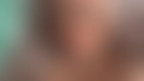 Nur fast nackt… und doch zu viel für deine Gedanken.