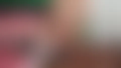 Hier meine neue Bademode, wenn mal FKK nicht erlaubt ist. So sieht es aus, wenn ich nackt einen Badeanzug anprobiere, Was sagst du dazu? 💋
