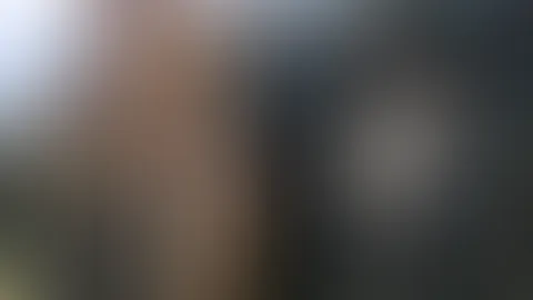 Die Jana möchte beim Shooting immer Actionfotos machen - entweder ganz hoch hinauf oder irgendwo runterspringen! Irgendwie auch echt geil oder? Achja Jana ist im neuen erotischen Landmaschinenkalender
