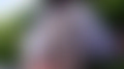 FUSS-PEEPSHOW!! Das Gras kitzelt zwischen meinen Zehen! Für meine Fuß-Feti´s habe ich ein kleines Leckerchen! Outdoor im grünen, bei besten Lichtverhältnissen zeige ich dir meine Füsse ganz genau! I
