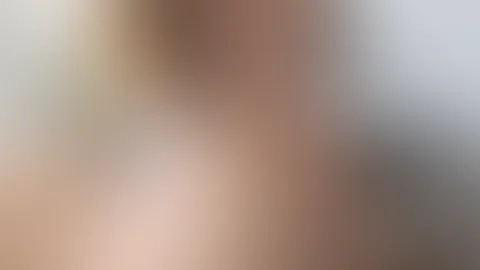 Ich trage heute einen Hauch von Nichts und dazu noch meinen Lush😻💦