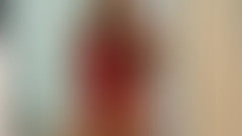 Wenn deine Herrin dich ansieht, solltest du schon auf den Knien sein😈