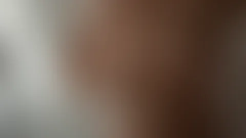 Ich bin gerade duschen , kommst du mit rein . Lass uns gegenseitig einseifen đđ
