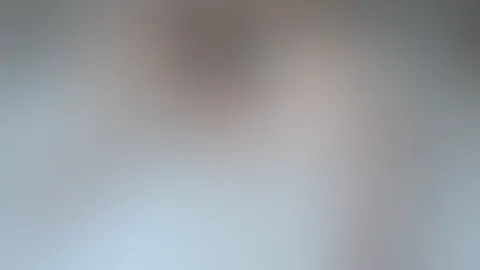 Zimmermädchen schaut P***o und verwendet sein lieblingsspielzeug