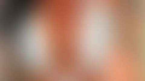 Schau mal in deine Nachrichten, da gibt’s die nackig 🤭