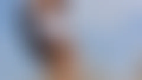 Hoffentlich wird es bald wieder schön warm und sonnig - würdet ihr mir dann beim ausziehen helfen?