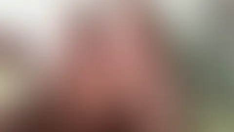 F****r rein, glücklich sein! Bei der Hitze kommt es einfach immer über mich... wie ein Windstoß, der die Geilheit bringt! Dann muss ich schnell rein und nach Hause und es mir geil machen! Löst das de
