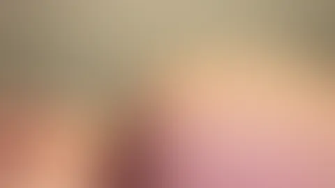 Mmm, meine M****i ist gerade so nass und empfindlich. Ich möchte, dass du deine S*****z in mich gleitest und mich bei jeder Berührung lauter stöhnen lässt. Fühle, wie eng ich werde, wenn ich über dich