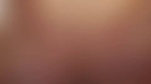 Ich reite meinen XL Dildo es schmerzt aber ist soo geil😈🥵🤯😍 ansicht ist von hinten damit du meinen geilen A***h beim reiten siehst🍑👅 das Video ist mit Ton!