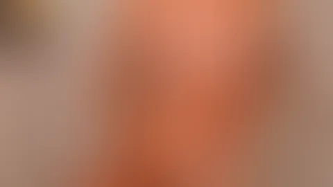 Nackt unter der Dusche am P***y einseifen