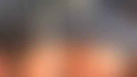 Na Lust mir bei ausziehen zu helfen?