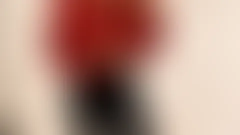 Steht mir die Farbe ROT ?