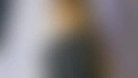 kleines trauriges Mädchen