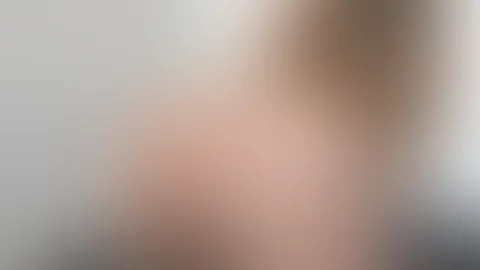 Ein schöner Rücken kann auch entzücken… besonders, wenn er auf Knien ist🤍😍