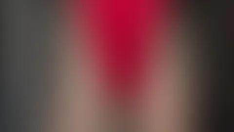 Wie geht’s dir heute? Ich bin so in Stimmung… denke an dich, Körper schon heiß, F****r gleiten runter… Willst du, dass ich dir erzähle, was ich gerade genau mache?