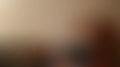Gehe mit einen Date auf das Zimmer und gebe ihm einen Blowjob bis er mir in den Mund spritzt 💦💦💦. Aber sehe dir das Video an 💋