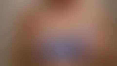 Ich spiel mit meinen Titten und zieh für dich meinen Bh aus🍒🥰😍
