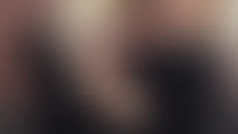 Ihr müsst euch langsam dran gewöhnen das mittwochs immer der Tag der Dicken Titten ist, also wer will sie befreien? 😈