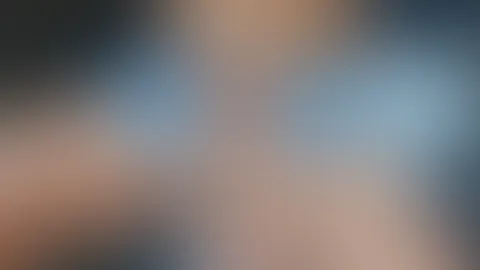 Die heißen Tage zwingen uns immer mehr zu entkleiden bis wir schließlich nackt rumlaufen ...