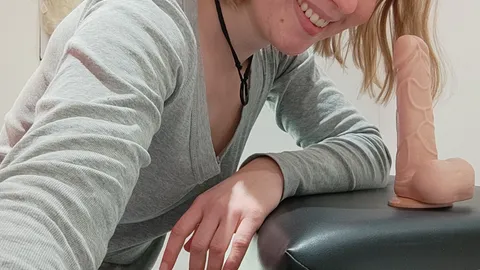 Blowjob und Reiten mit meinem Dildo