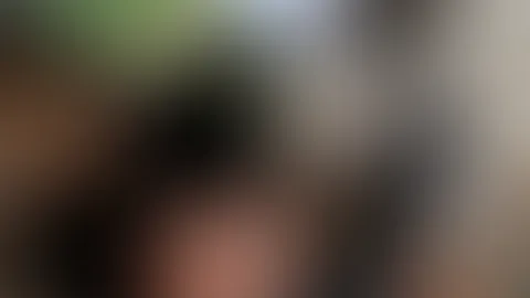 Lust auf eine runde zocken? Oder geniesst du lieber die Aussicht zwischen meine Beine?