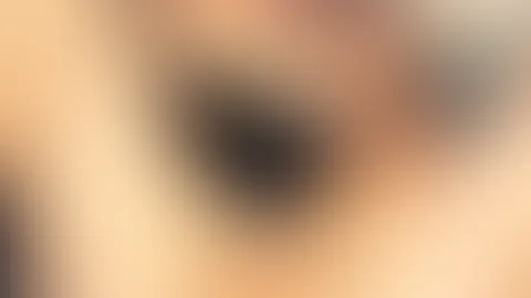 Hab’s mir spontan besorgen müssen 😇 Im Büro - mal wieder geil geworden. Auf den Sessel rüber und dabei dachte ich, kann ich ja eigentlich ein video machen. Leggins und Tanga aus … erst nur mit den Fi